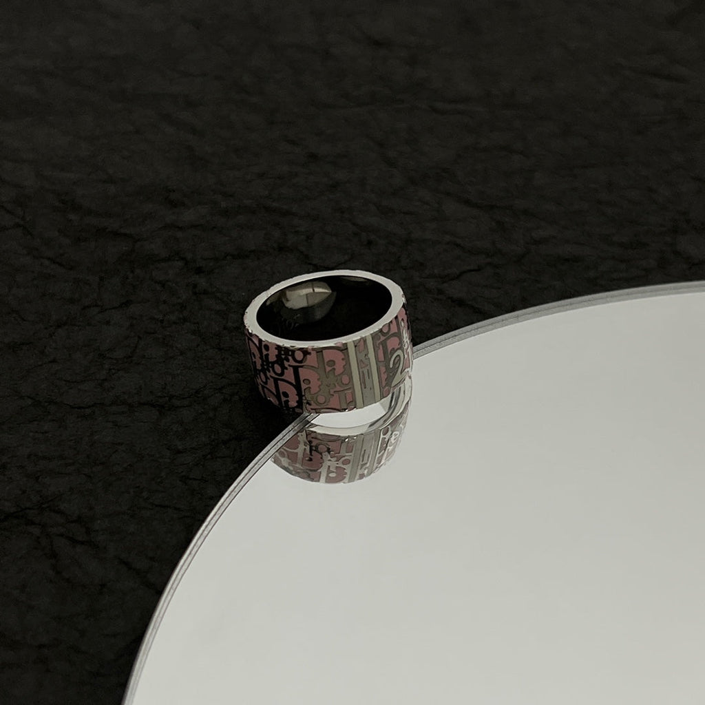Dior Monogram Enamel 18K Gold Ring product image 9, provided for visual reference and product detail review