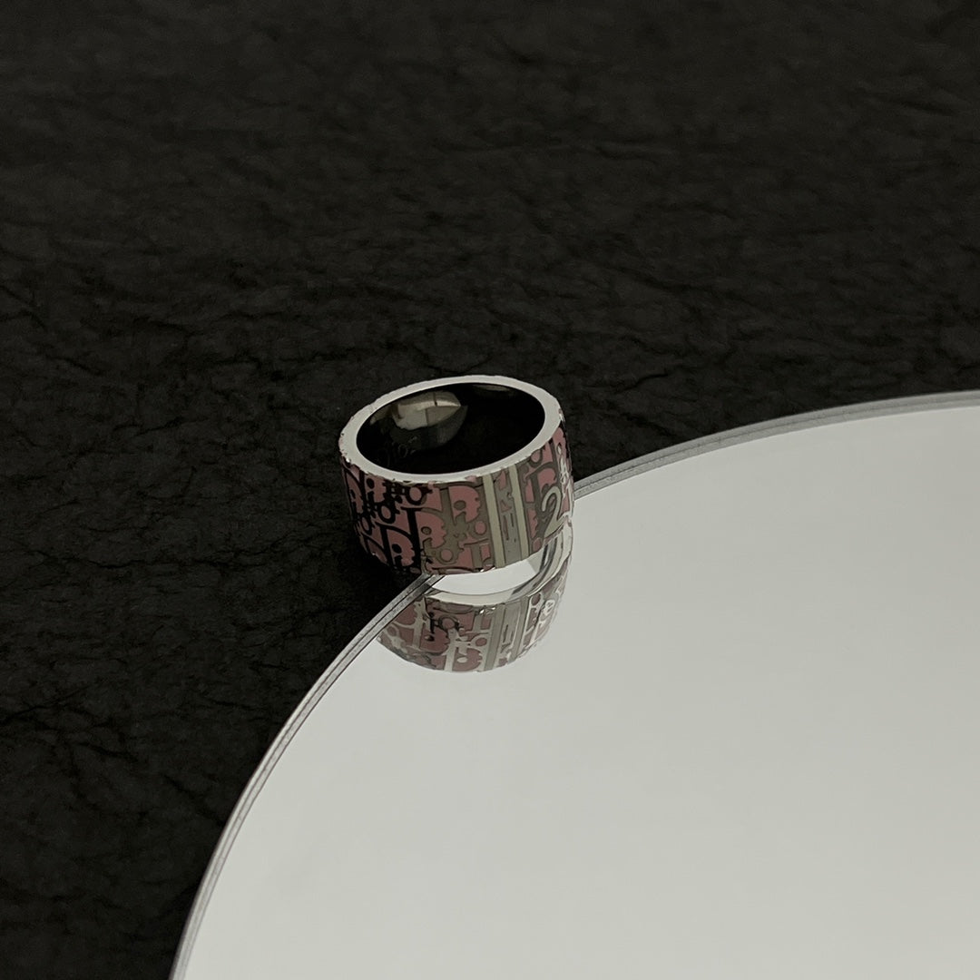 Dior Monogram Enamel 18K Gold Ring product image 9, provided for visual reference and product detail review