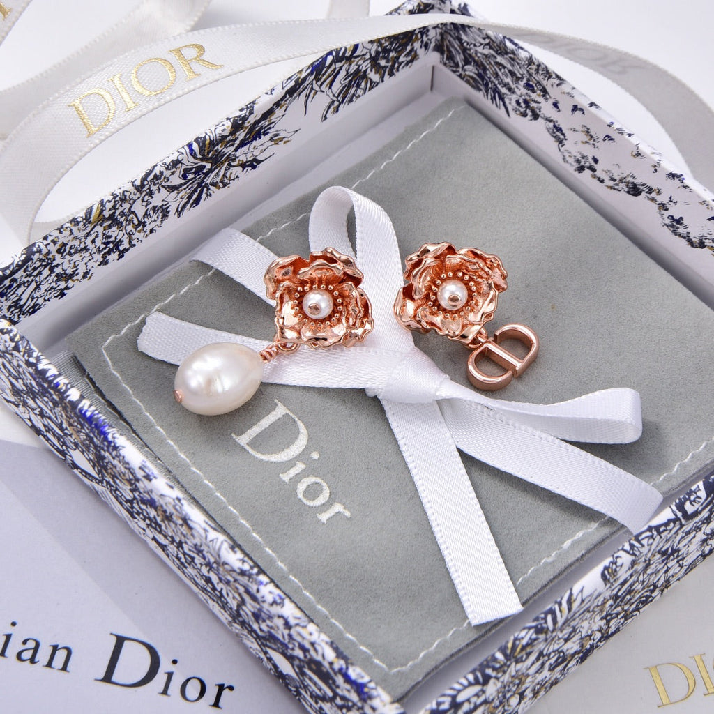 Dior D-Millefiori 18K Gold Earrings product image 11, provided for visual reference and product detail review