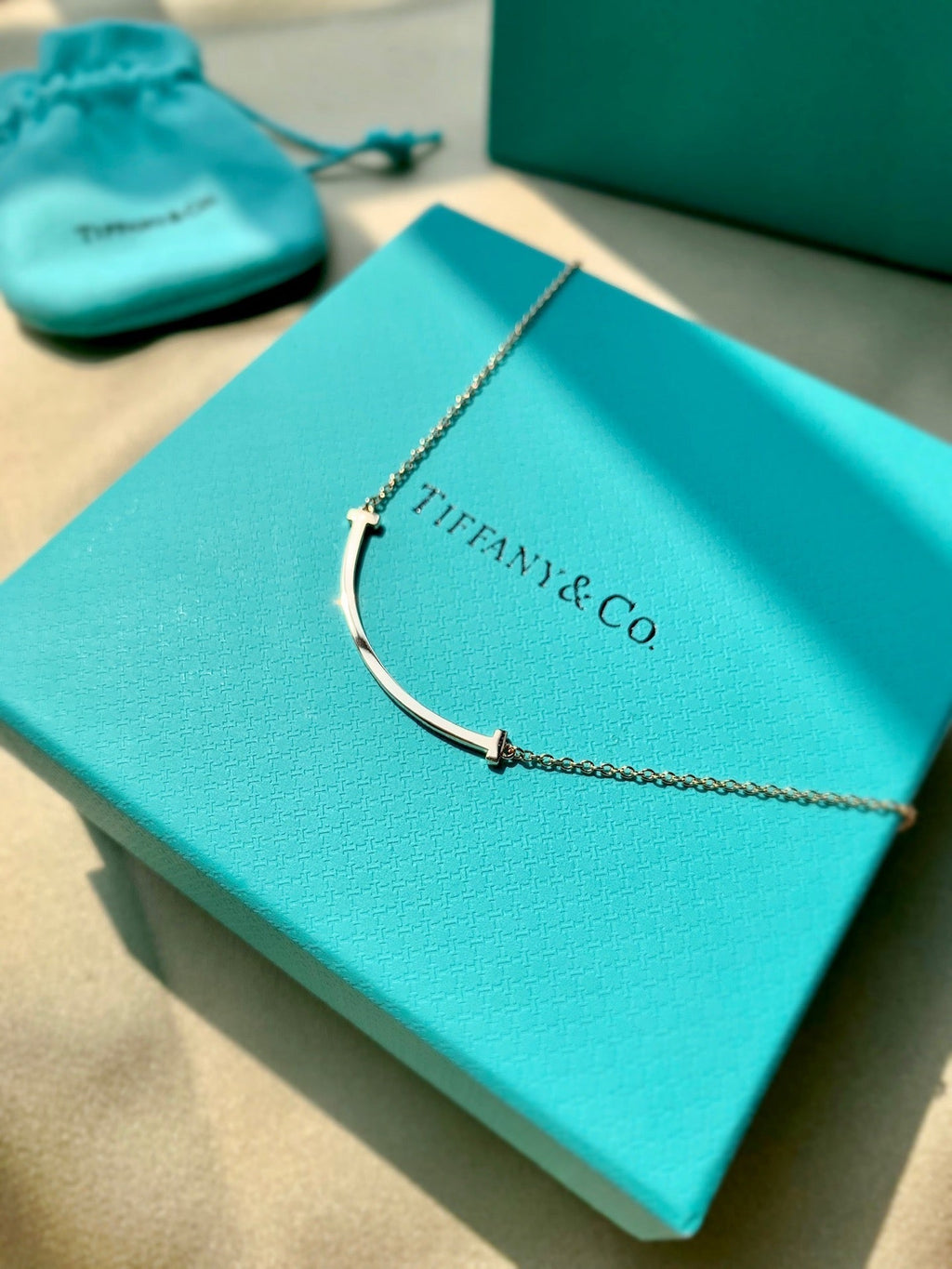 Tiffany Smile Pendant 18K Gold Necklace product image 7, provided for visual reference and product detail review