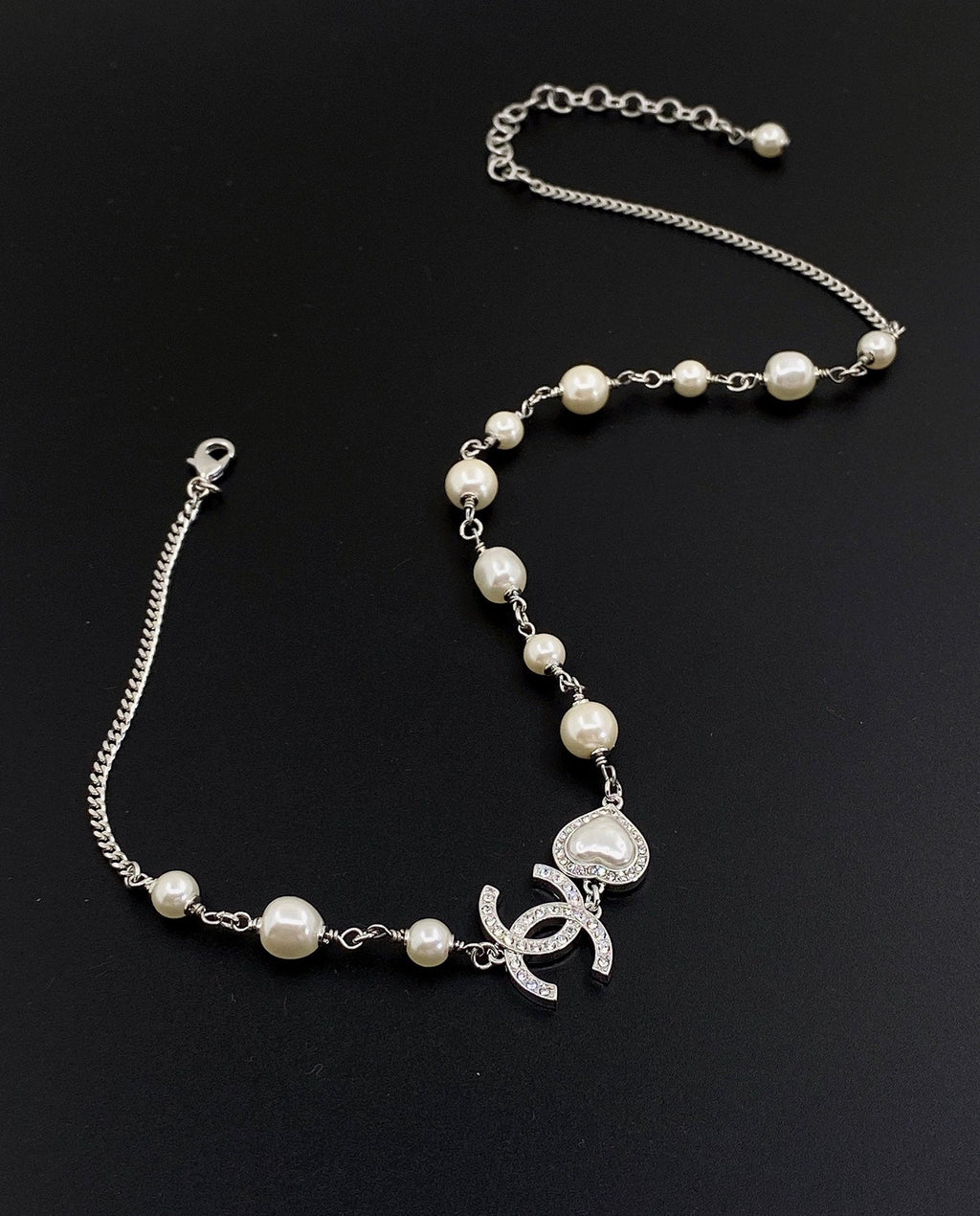Pearls Crystals 18K Gold Necklace product image 5, provided for visual reference and product detail review
