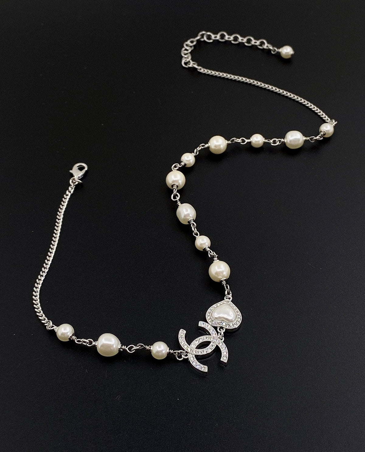 Pearls Crystals 18K Gold Necklace product image 5, provided for visual reference and product detail review