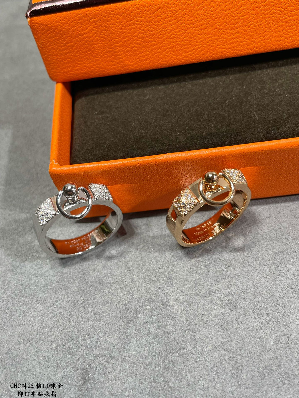 Hermes Collier De Chien Lock Diamonds 18K Gold Ring product image 9, provided for visual reference and product detail review