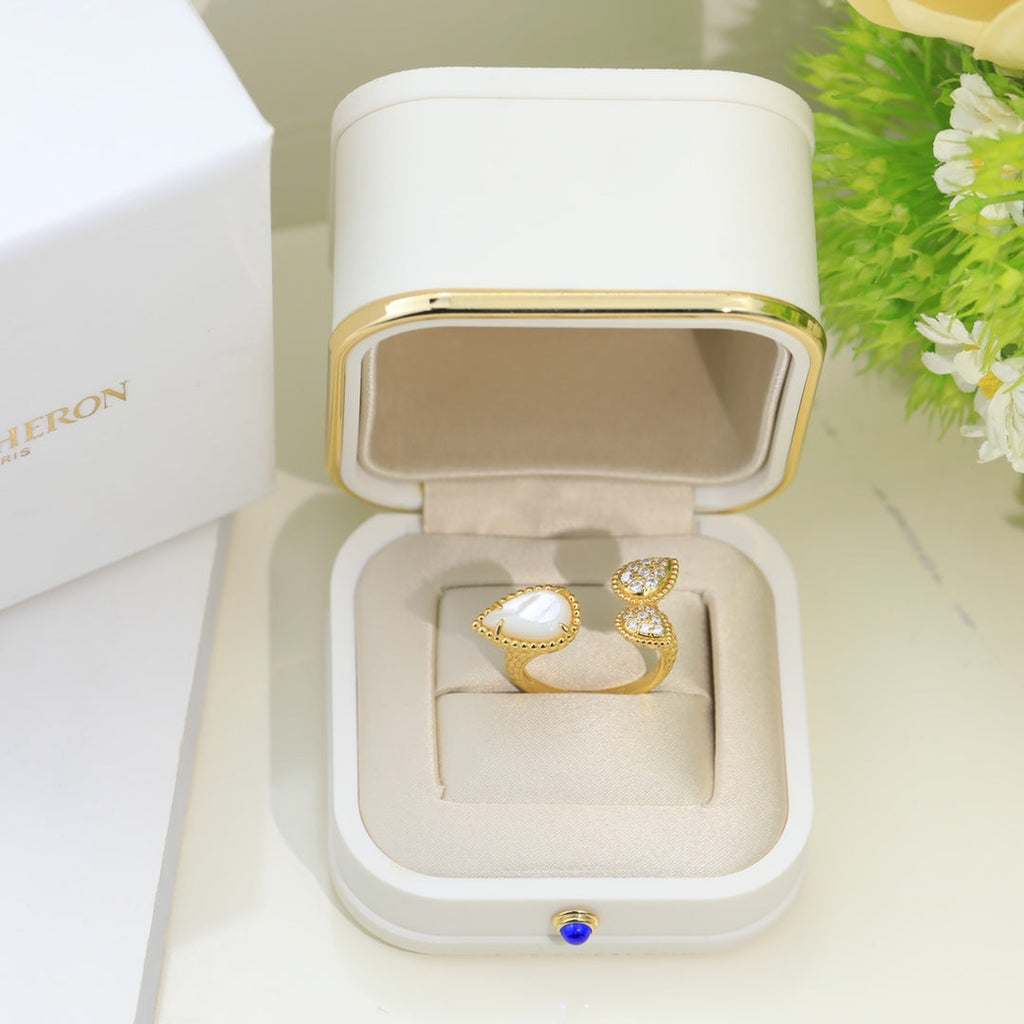 Serpent Boh ̈ ̈me Diamonds 18K Gold Ring product image 12, provided for visual reference and product detail review