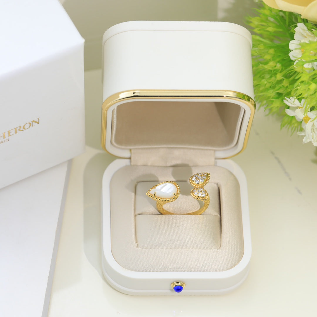 Serpent Boh ̈ ̈me Diamonds 18K Gold Ring product image 12, provided for visual reference and product detail review