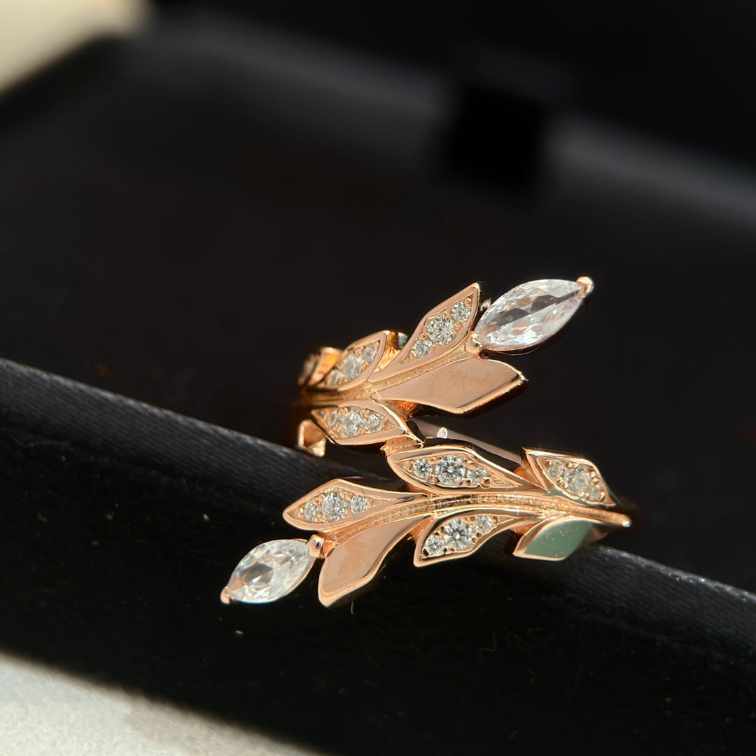 Tiffany Victoria Vine Bypass 18K Gold Ring product image 7, provided for visual reference and product detail review