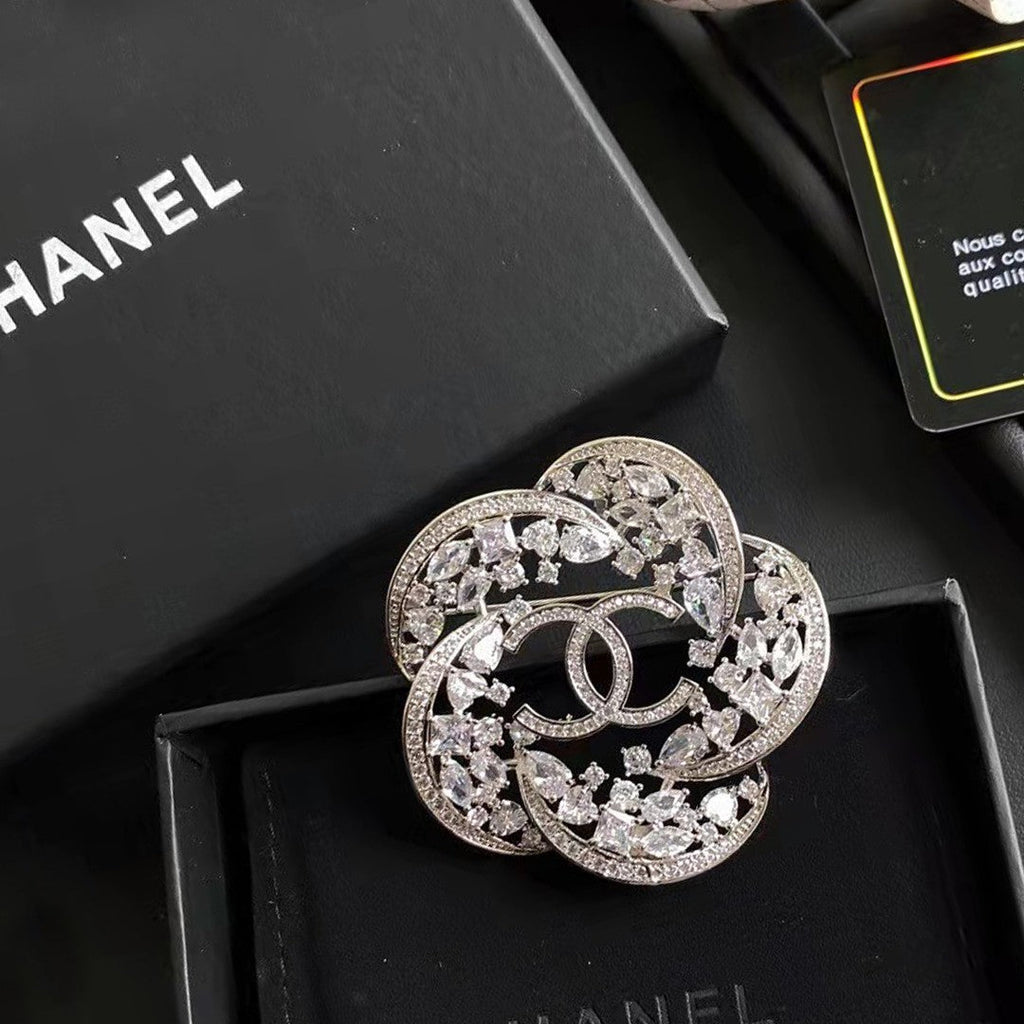 Chanel Camellia Crystals 18K Gold Brooch product image 7, provided for visual reference and product detail review