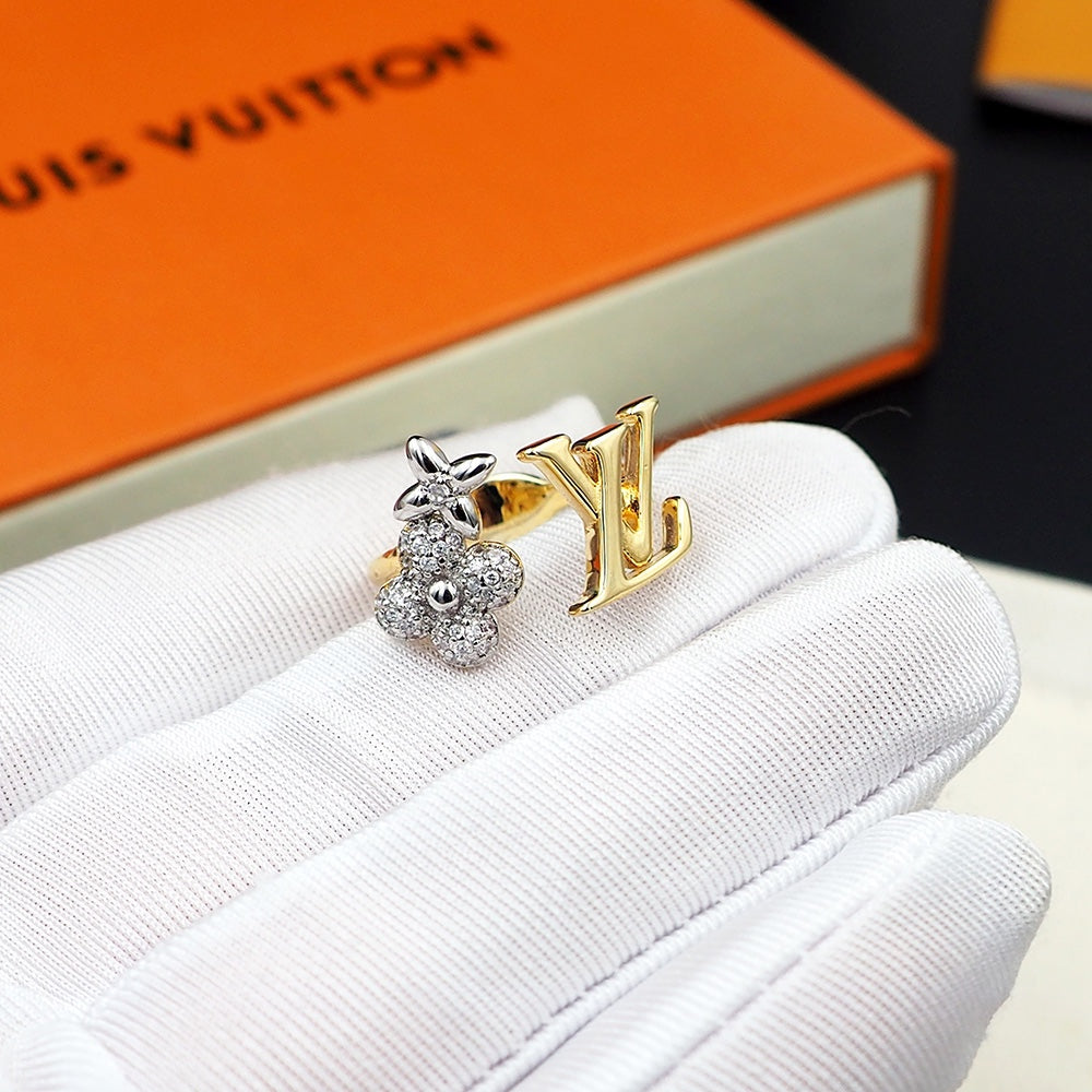 Louis Vuitton Gram 18K Gold Ring product image 6, provided for visual reference and product detail review