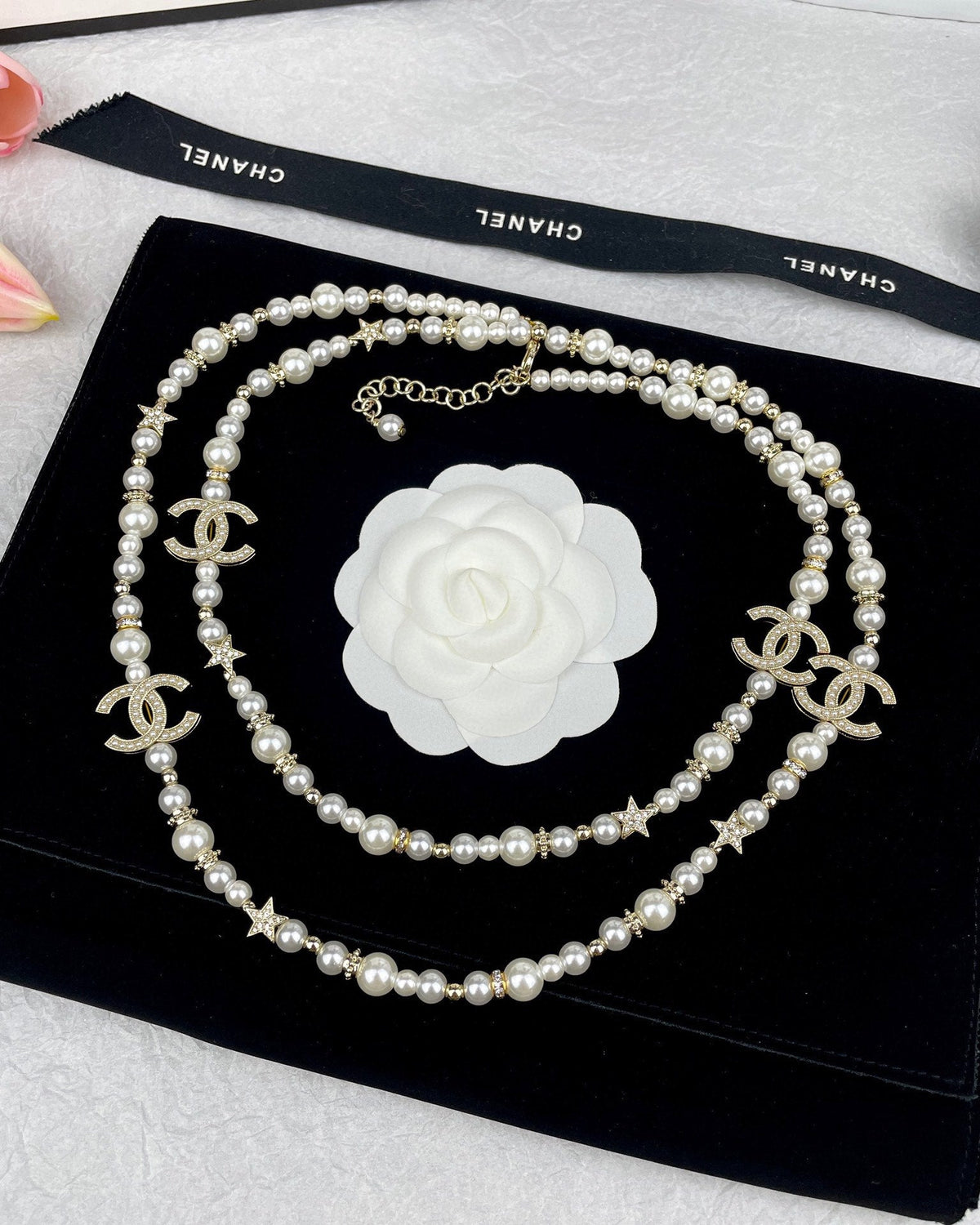 Chanel Pearls 18K Gold Necklace product image 5, provided for visual reference and product detail review