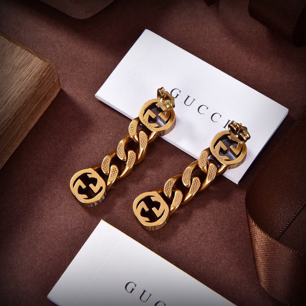 Gucci Double Chain 18K Gold Earrings product image 5, provided for visual reference and product detail review