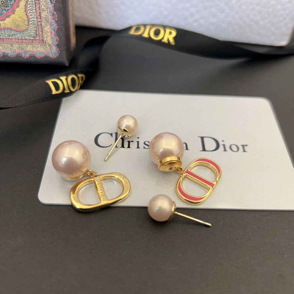 Dior 30 Montaigne Rani Pink Pearls 18K Gold Earrings product image 5, provided for visual reference and product detail review