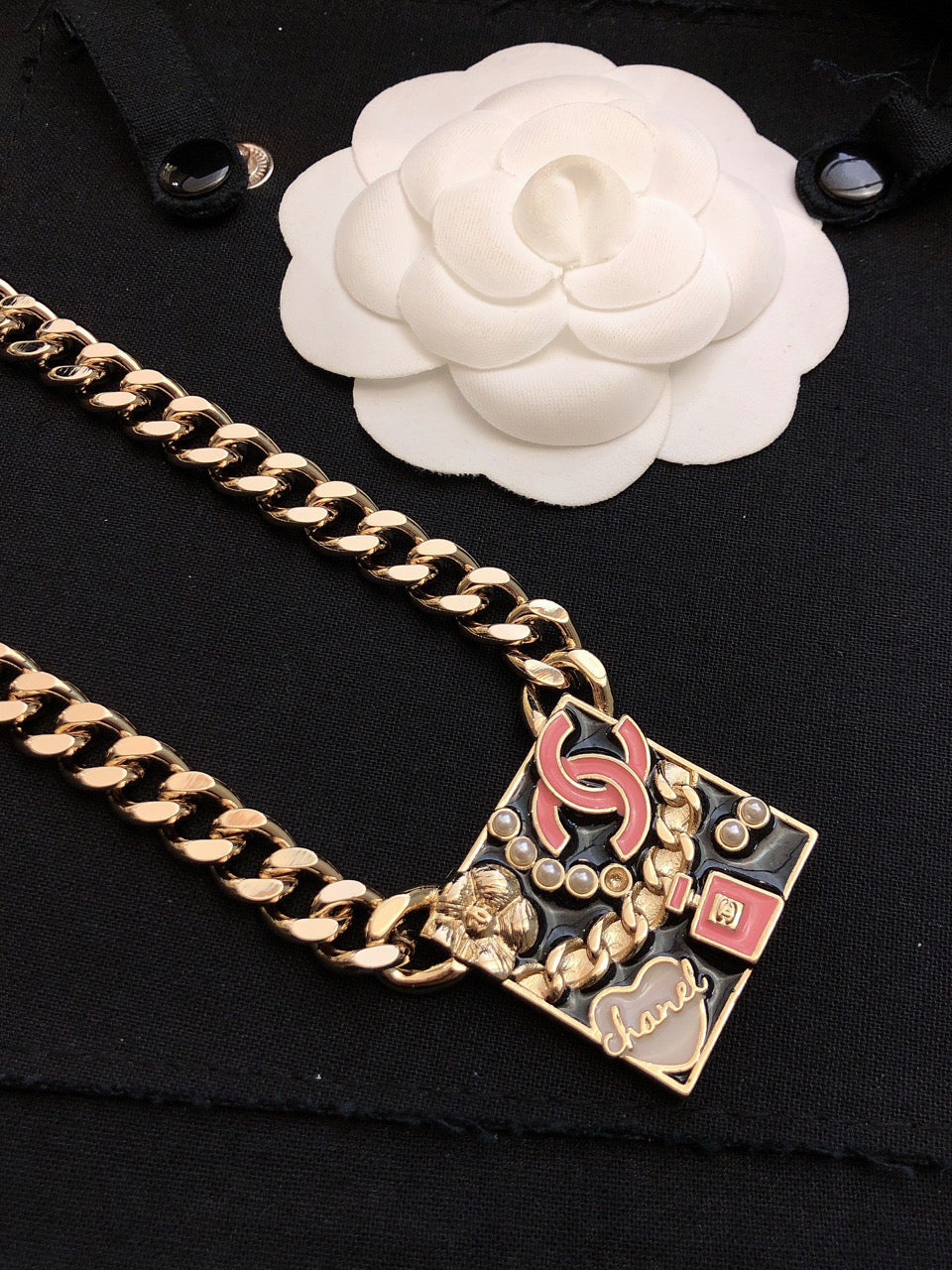 Chanel Pink Logo Chain 18K Gold Necklace product image 5, provided for visual reference and product detail review