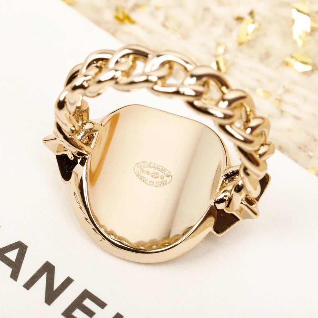 Chanel Chain 18K Gold Ring product image 3, provided for visual reference and product detail review