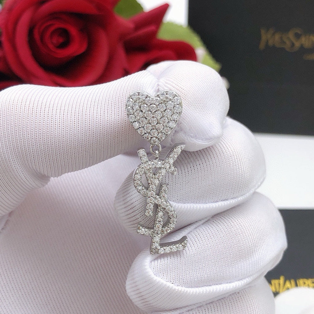 YSL Heart Diamonds 18K Gold Earrings product image 6, provided for visual reference and product detail review