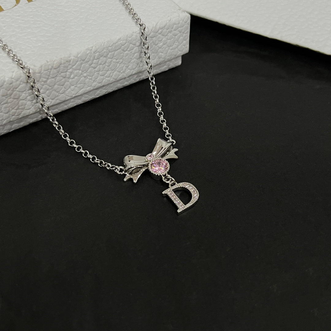 Dior Bowknot Vintage 18K Gold Necklace product image 5, provided for visual reference and product detail review