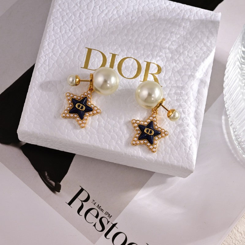 Dior Tribales Star Pearl 18K Gold Earrings product image 5, provided for visual reference and product detail review