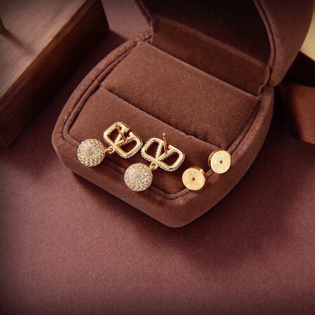 Valentino Diamonds 18K Gold Earrings product image 4, provided for visual reference and product detail review
