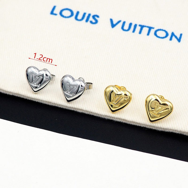 Louis Vuitton Heart 18K Gold Earrings product image 6, provided for visual reference and product detail review