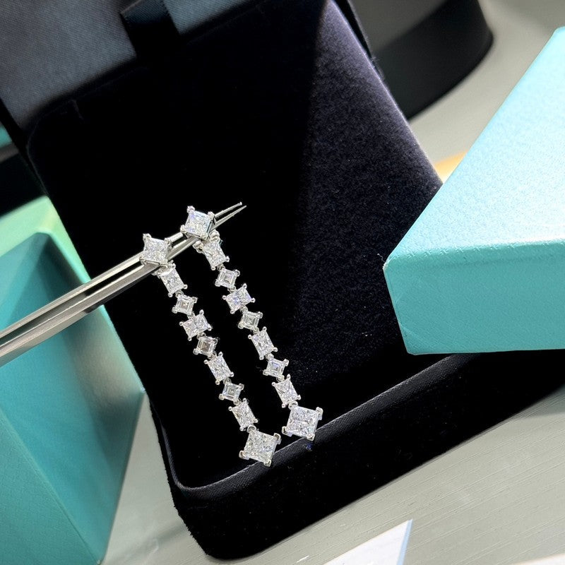 Tiffany Diamond 18K Gold Earrings product image 5, provided for visual reference and product detail review