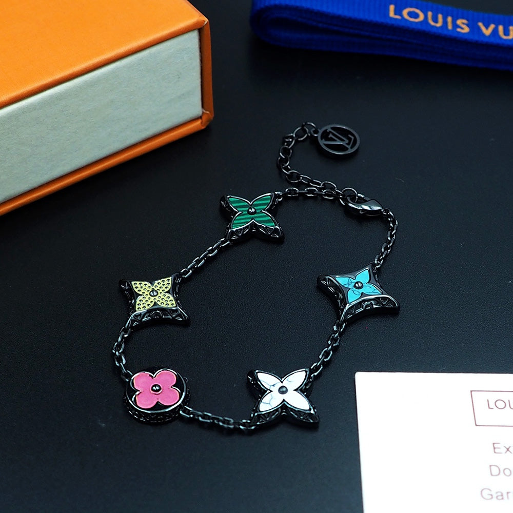 Louis Vuitton MNG Big Party 18K Gold Bracelet product image 3, provided for visual reference and product detail review