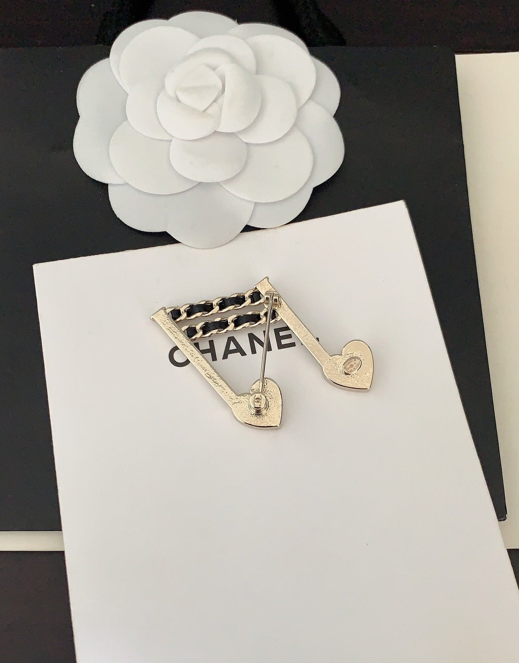 Chanel Music Symbol 18K Gold Brooch product image 5, provided for visual reference and product detail review