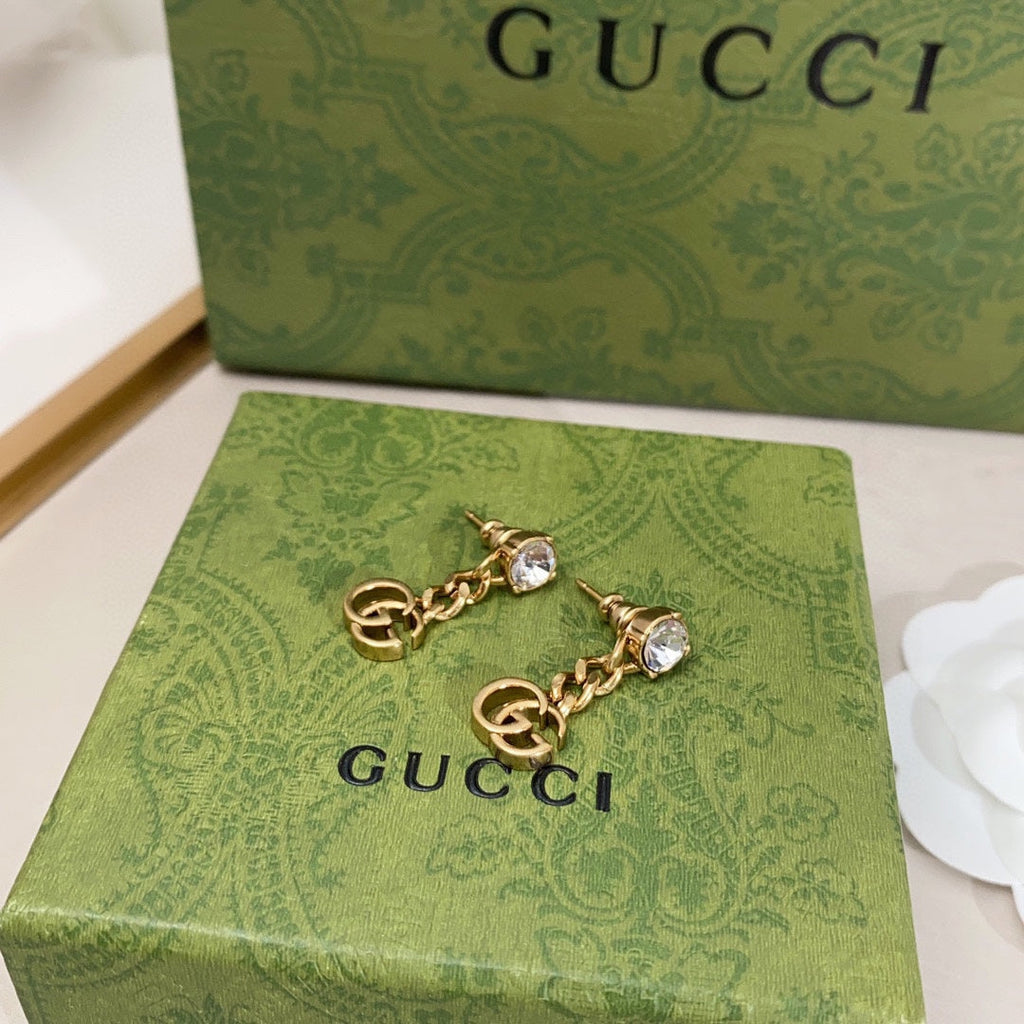 Gucci Double Crystal Chain 18K Gold Earrings product image 8, provided for visual reference and product detail review