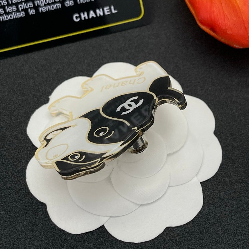 Chanel Dog 18K Gold Brooch product image 5, provided for visual reference and product detail review