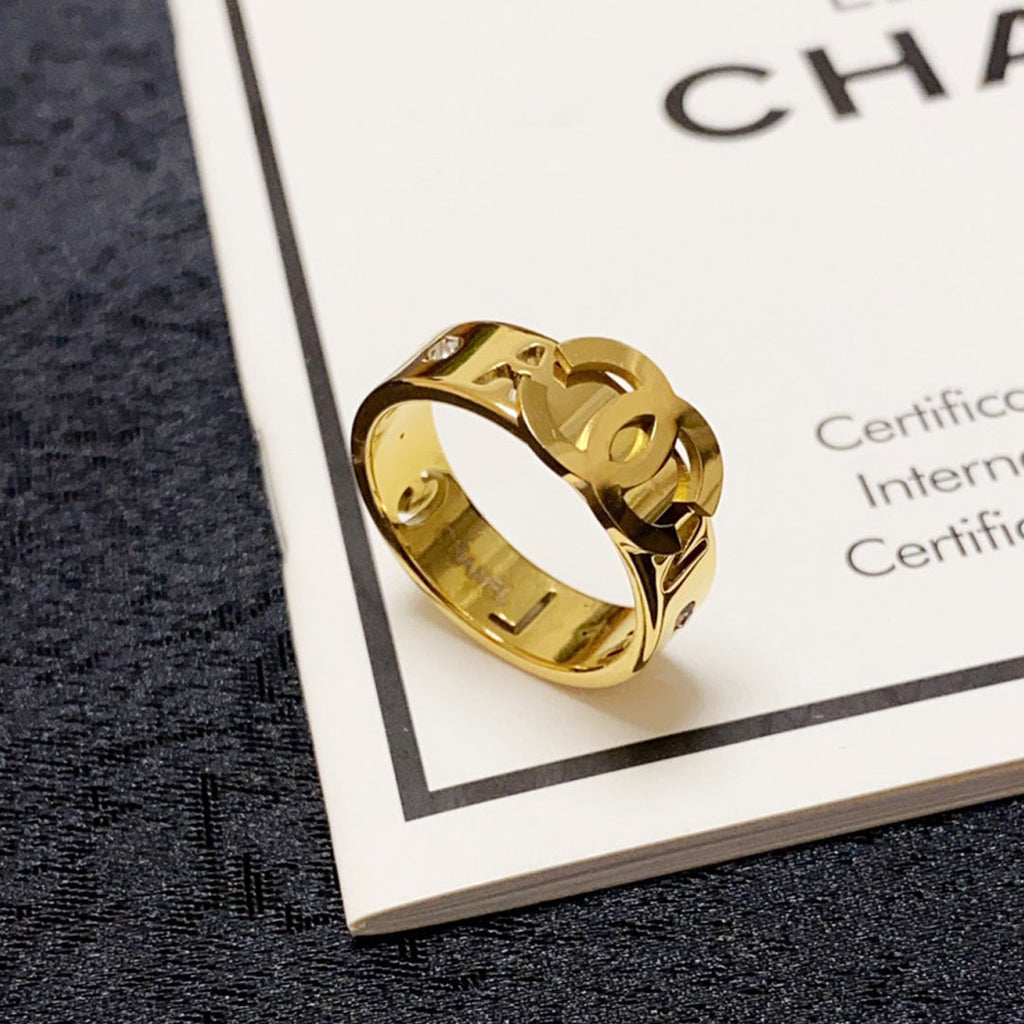 Chanel 18K Yellow Gold Ring product image 1, provided for visual reference and product detail review
