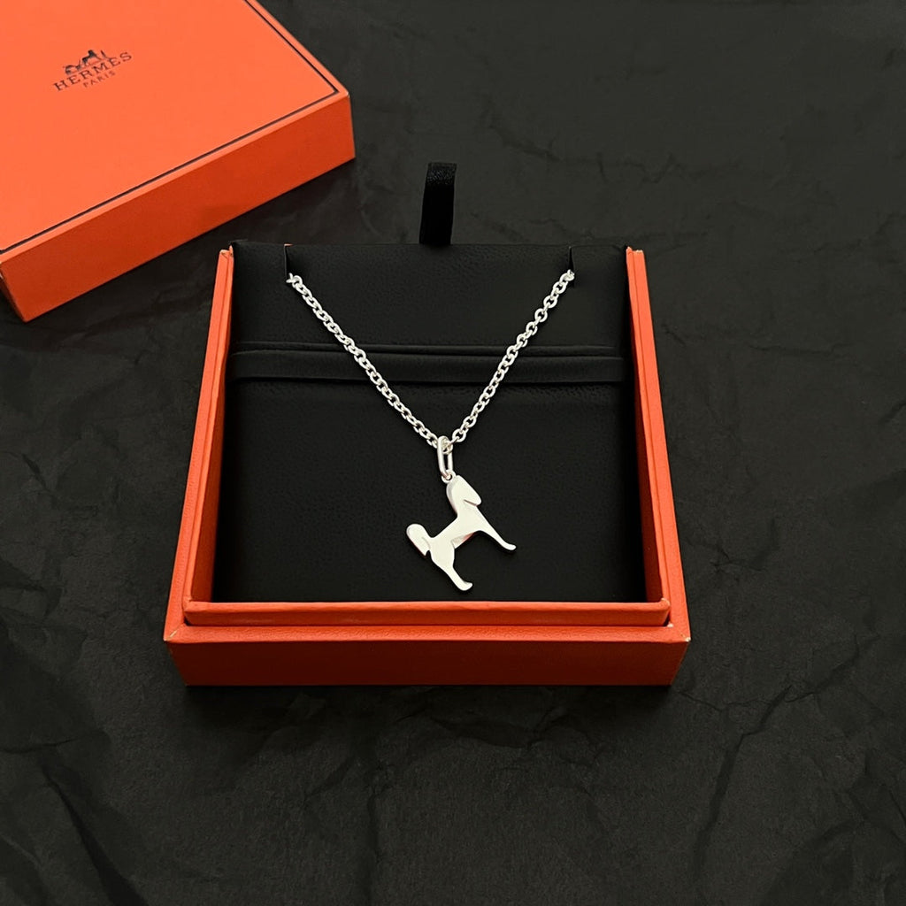 Hermes Panache Pendant 18K Gold Necklace product image 14, provided for visual reference and product detail review