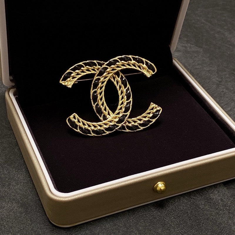 Chanel Leather Gold 18K Gold Brooch product image 6, provided for visual reference and product detail review