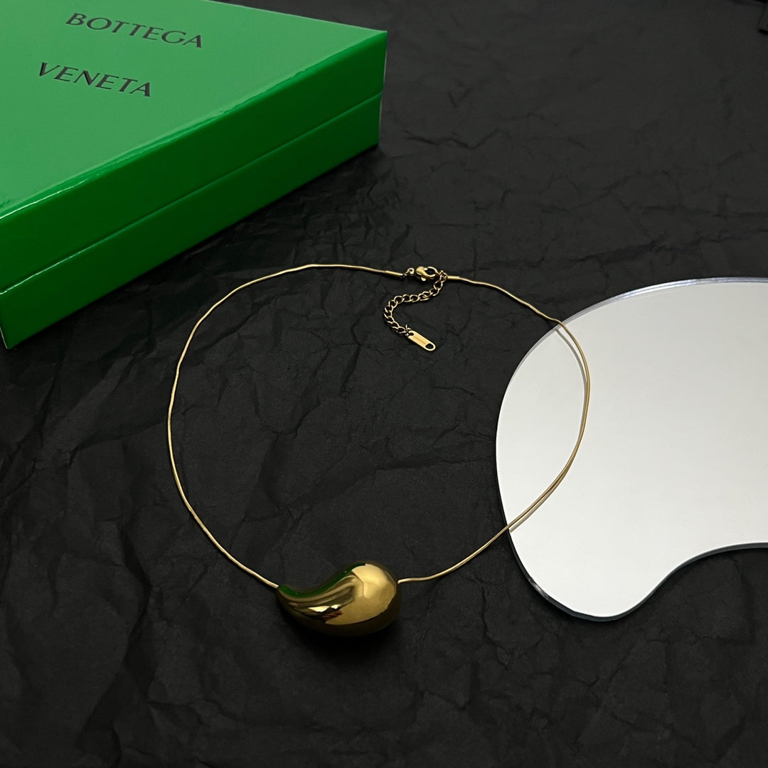 Bvlgari Drop Pendant 18K Gold Necklace product image 3, provided for visual reference and product detail review