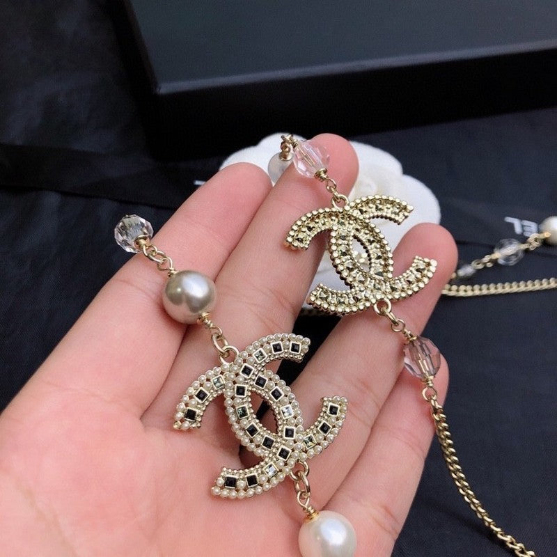 Chanel Long Pearl 18K Gold Necklace product image 6, provided for visual reference and product detail review