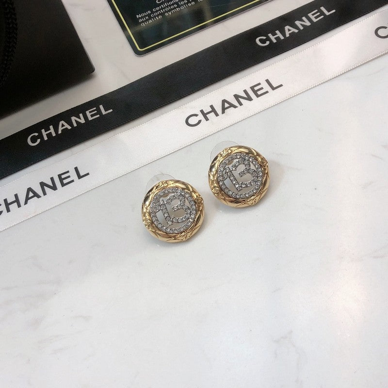 Chanel No.13 Diamond 18K Gold Earrings product image 5, provided for visual reference and product detail review