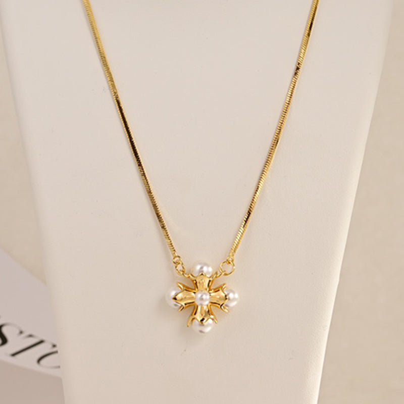 Celine Celine Pearl 18K Gold Necklace product image 1, provided for visual reference and product detail review