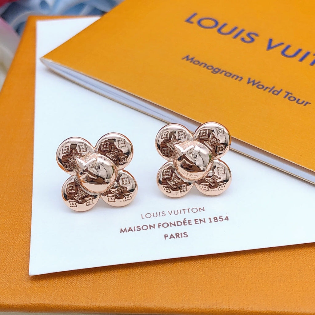 Louis Vuitton Vivienne 18K Gold Earrings product image 5, provided for visual reference and product detail review