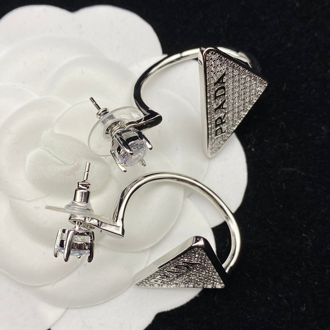 Diamond 18K Gold Earrings product image 5, provided for visual reference and product detail review