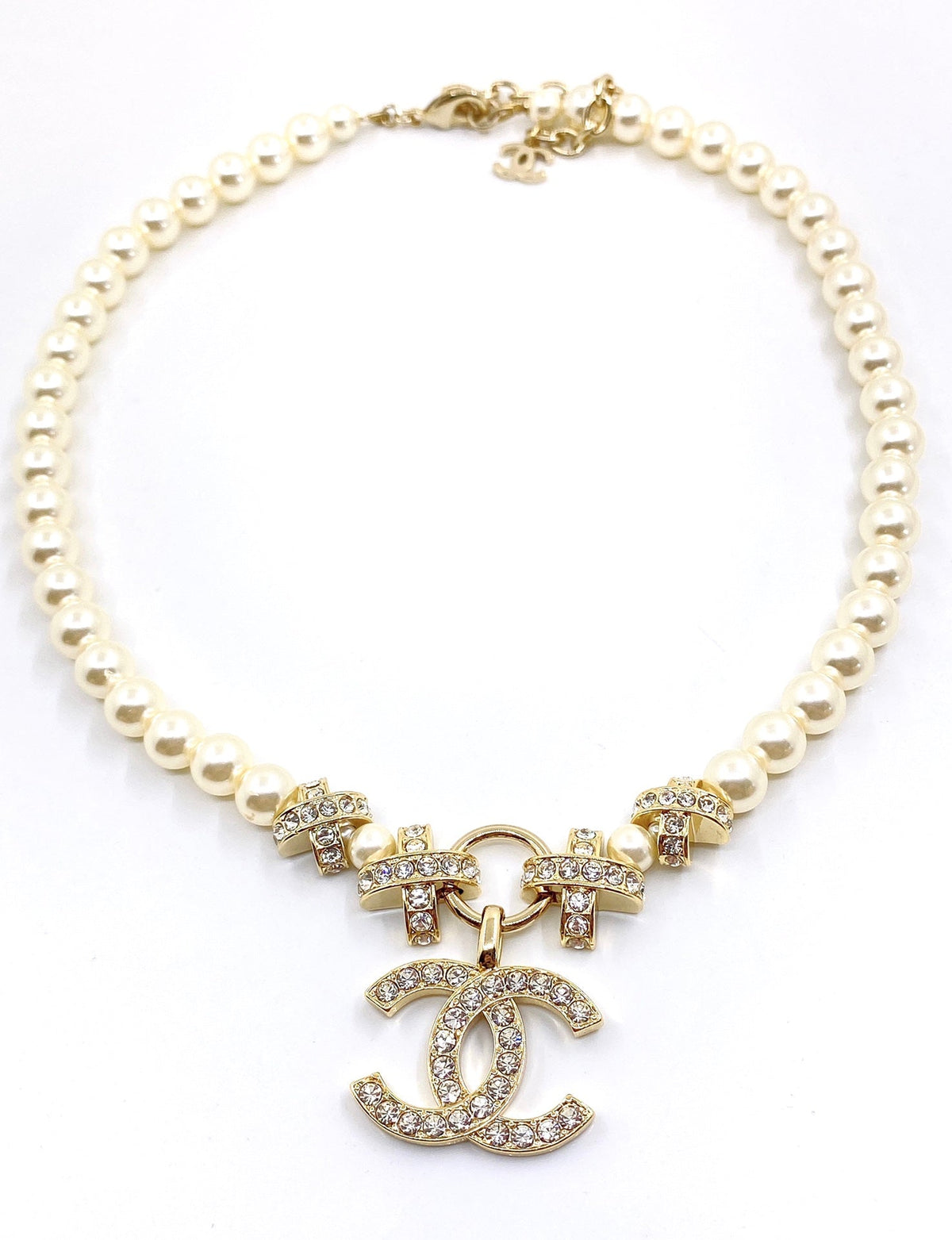 Chanel Pearls Chain 18K Gold Necklace product image 5, provided for visual reference and product detail review