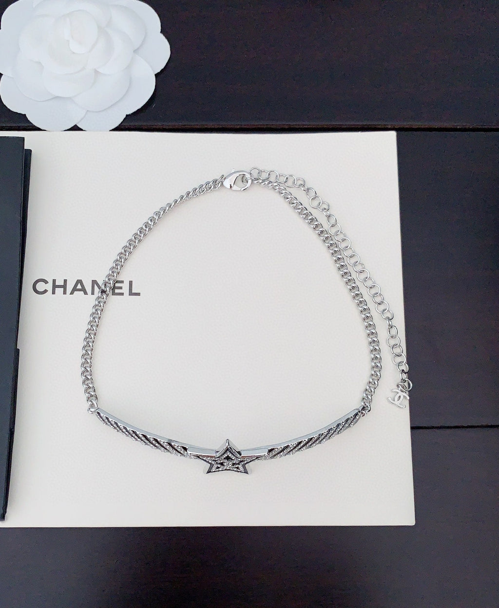 Chanel Star Diamonds 18K Gold Necklace product image 5, provided for visual reference and product detail review