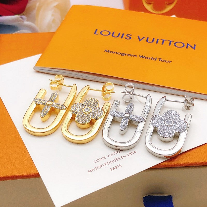 Louis Vuitton 18K Gold Earrings product image 3, provided for visual reference and product detail review