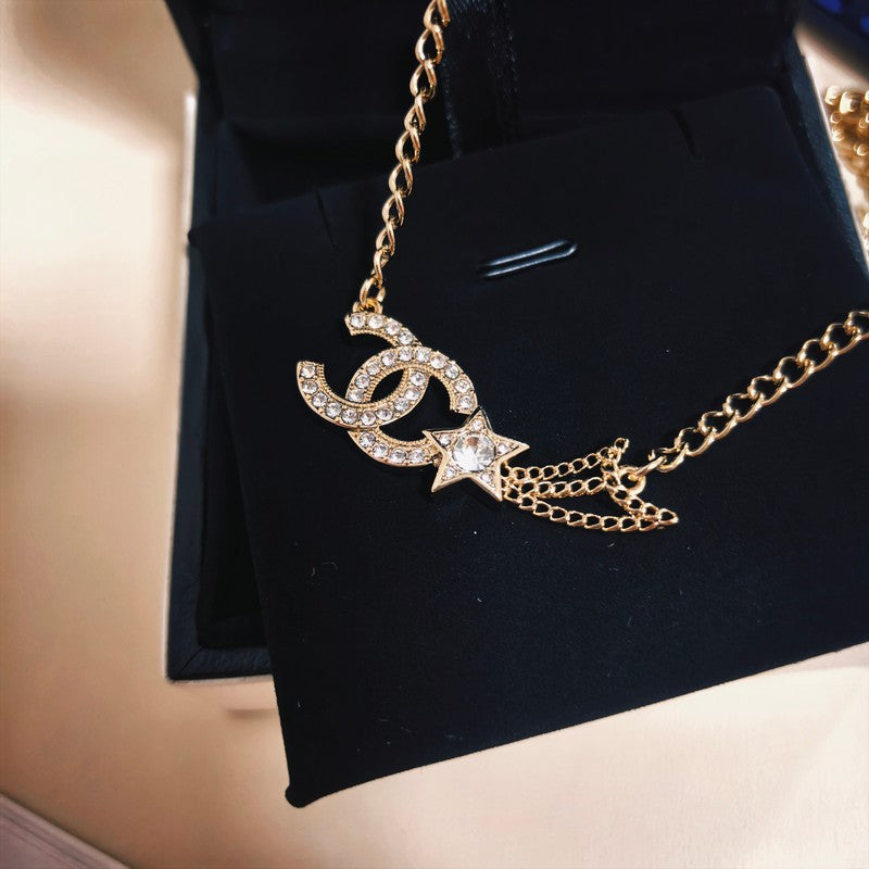 Chanel Star Diamond 18K Gold Necklace product image 6, provided for visual reference and product detail review