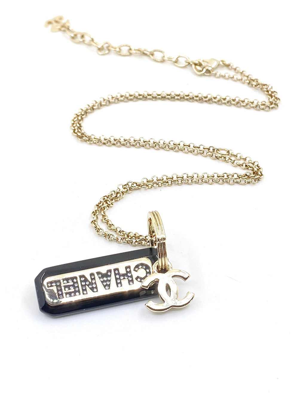 Chanel Black Plate Chain 18K Gold Necklace product image 5, provided for visual reference and product detail review