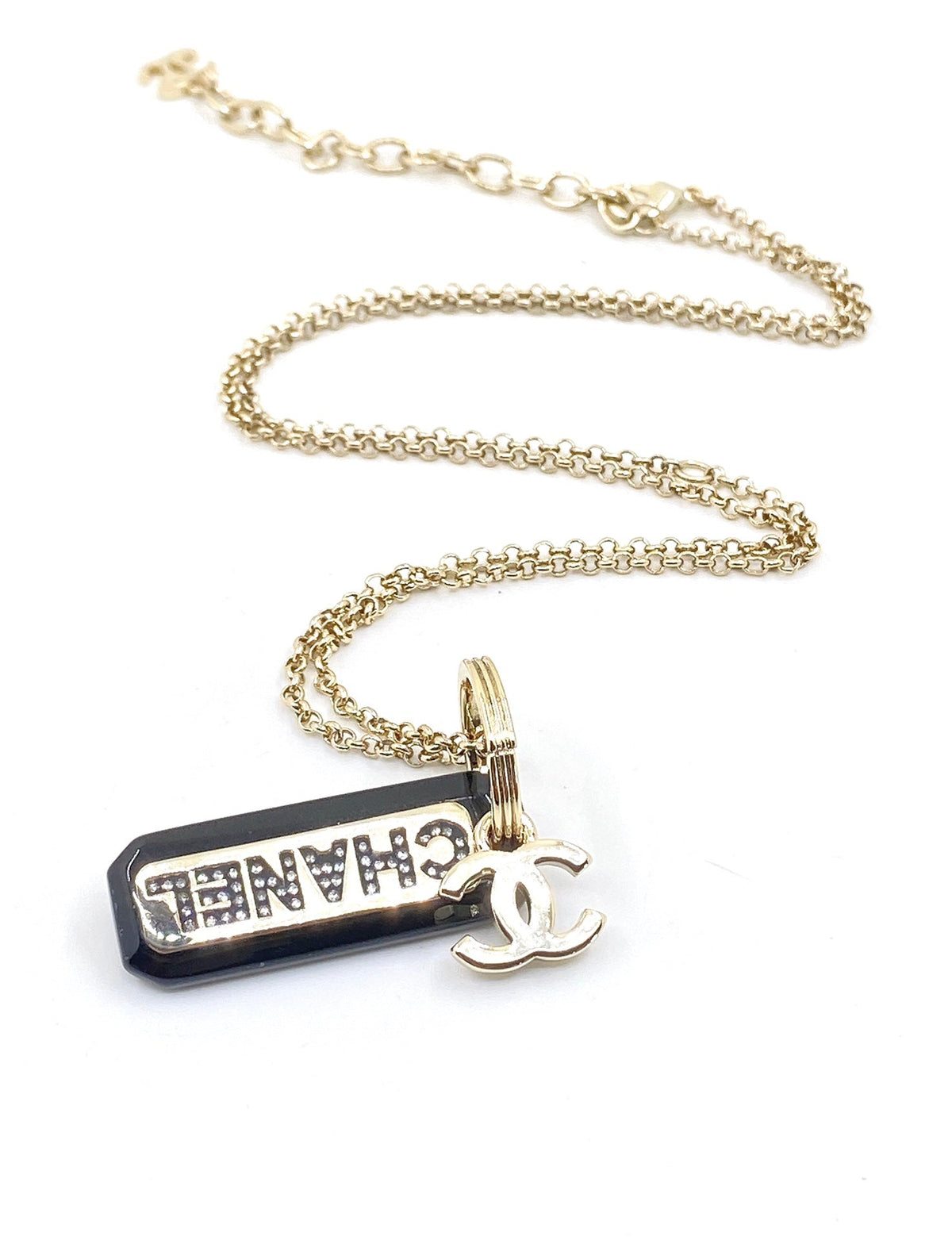 Chanel Black Plate Chain 18K Gold Necklace product image 5, provided for visual reference and product detail review