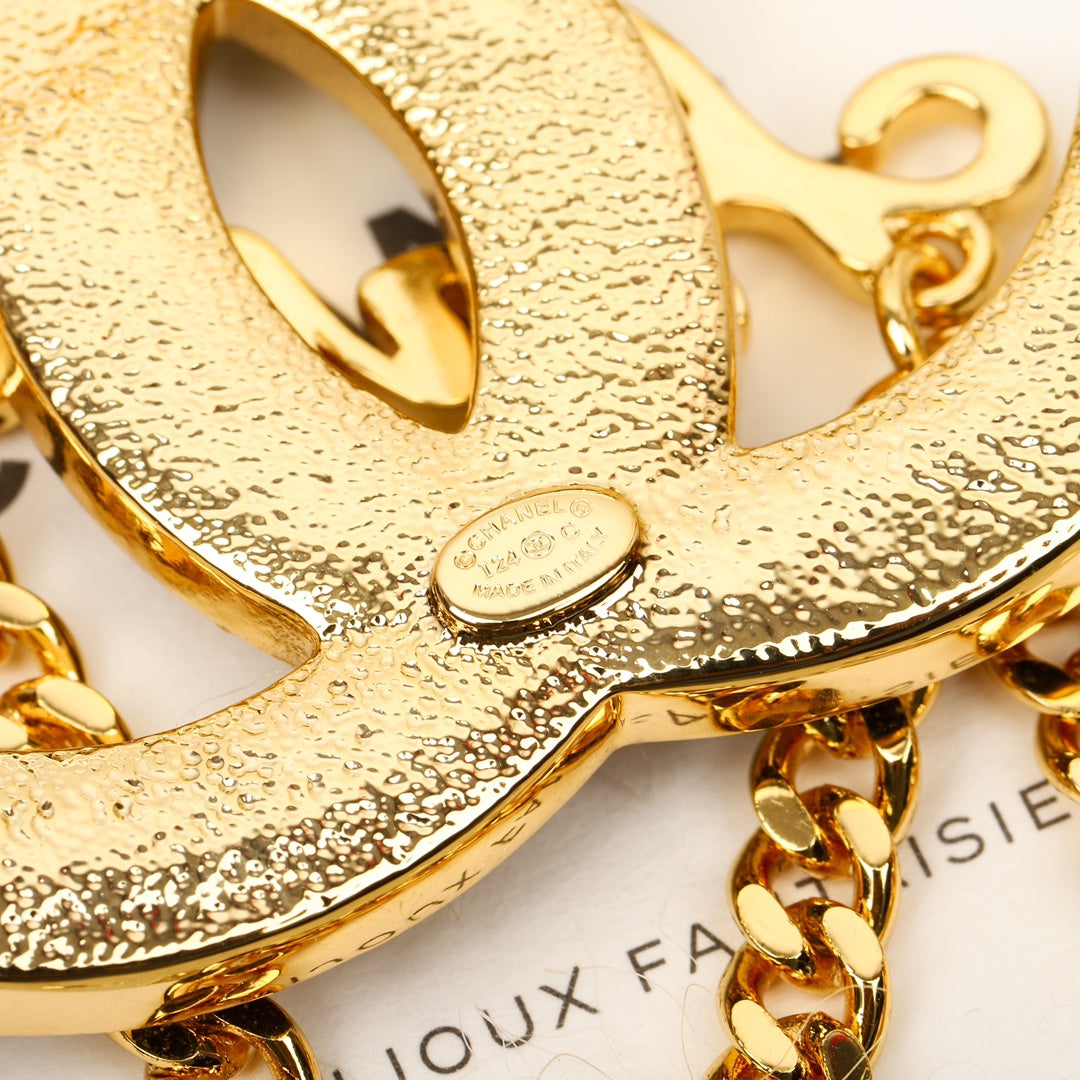 Chanel Black Chain 18K Gold Brooch product image 5, provided for visual reference and product detail review