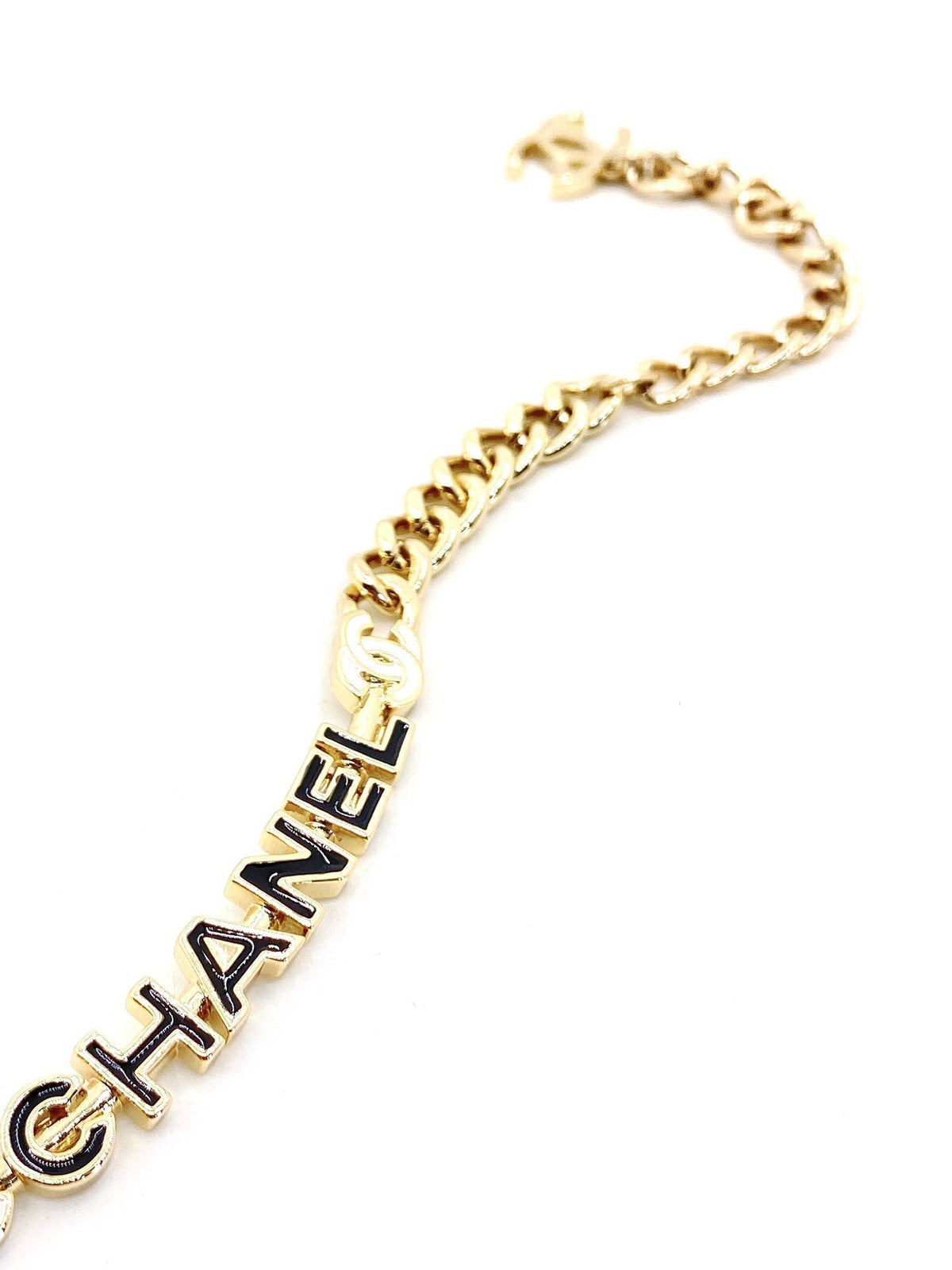 Chanel Chain Choker 18K Gold Necklace product image 5, provided for visual reference and product detail review
