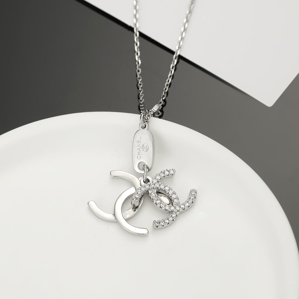 Chanel Diamond Long 18K Gold Necklace product image 4, provided for visual reference and product detail review