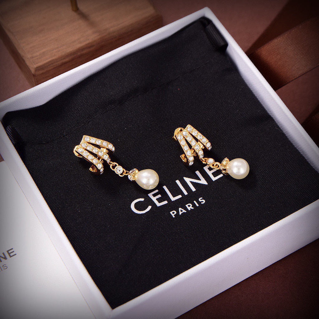 Celine Vintage Pearls 18K Gold Earrings product image 5, provided for visual reference and product detail review