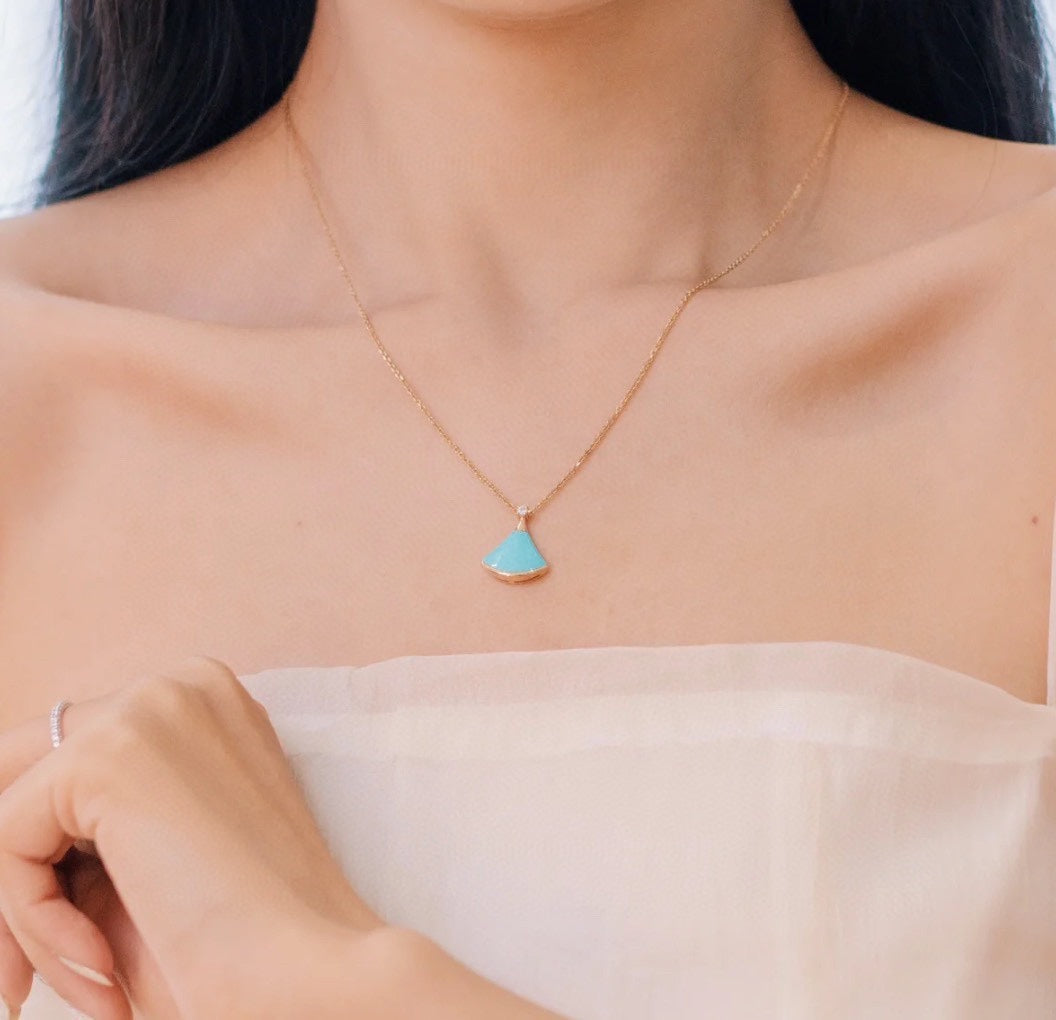Bvlgari BVLGARI Dream Turquoise Pendant 18K Gold Necklace product image 5, provided for visual reference and product detail