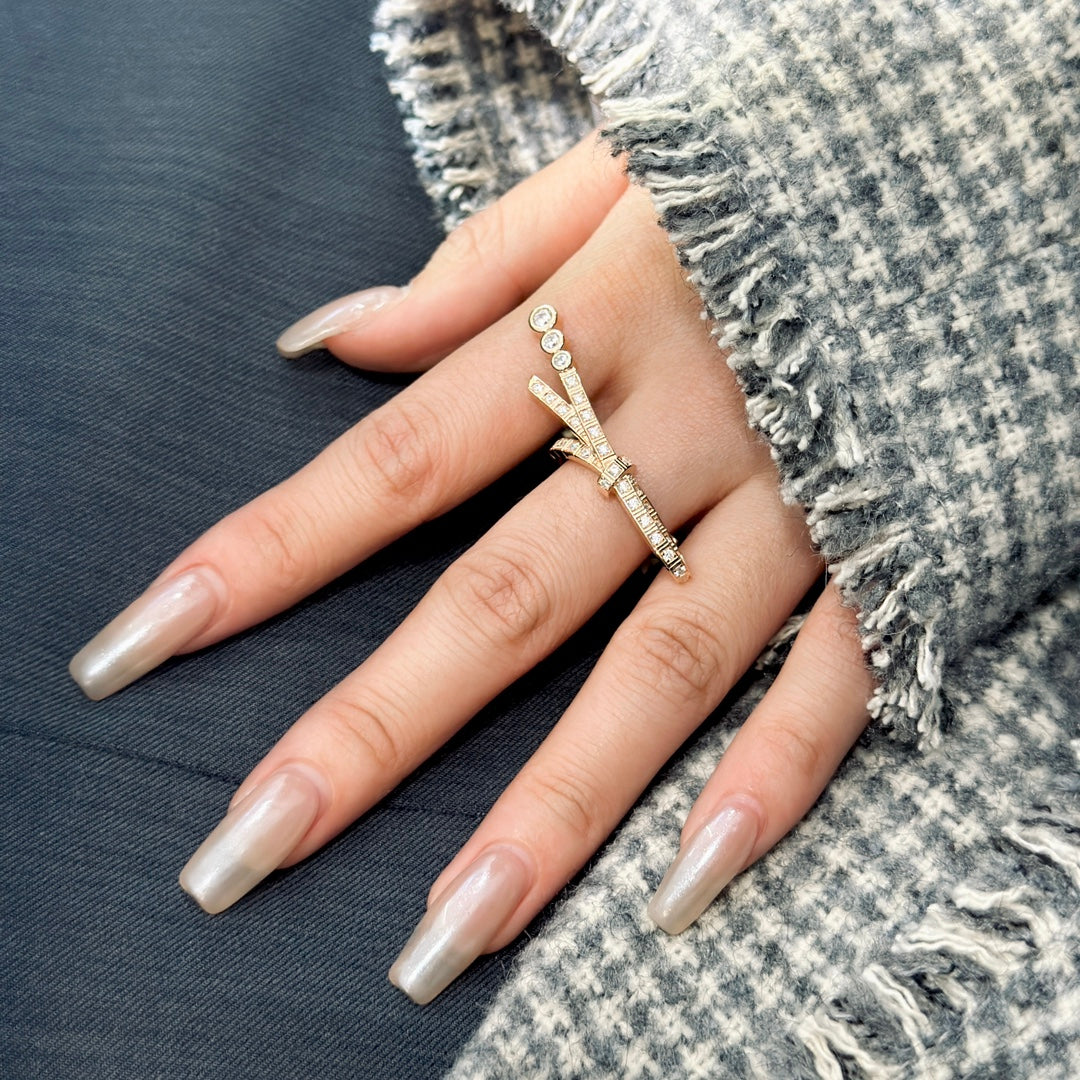 Chanel Ruban Diamonds 18K Gold Ring product image 5, provided for visual reference and product detail review
