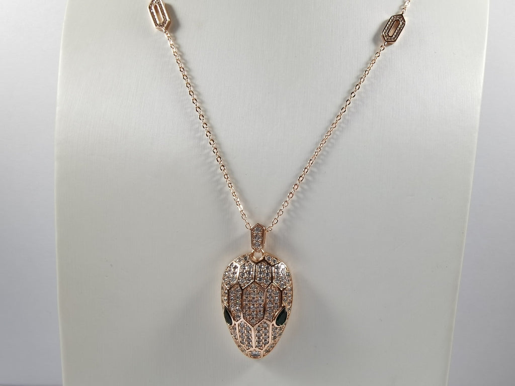 Bvlgari Serpenti Emerald 18K Gold Necklace product image 7, provided for visual reference and product detail review