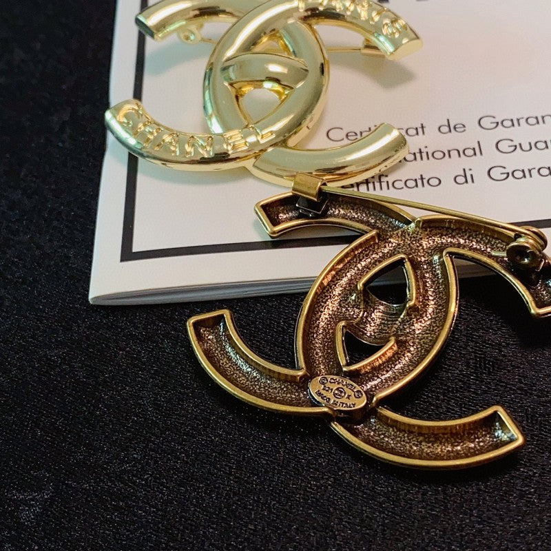Chanel Paris Gold 18K Gold Brooch product image 8, provided for visual reference and product detail review